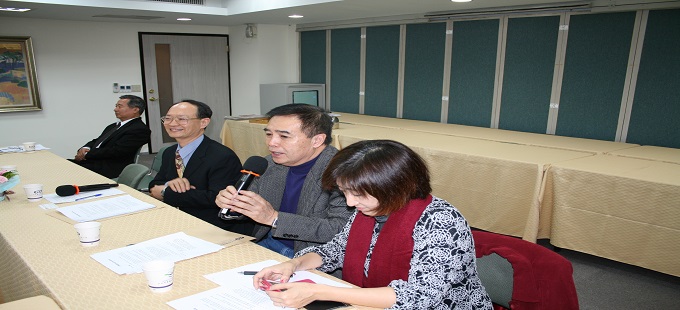 左起陳俊哲處長、李天礢理事長、陳俊榮理事長、孔繁芸總經理